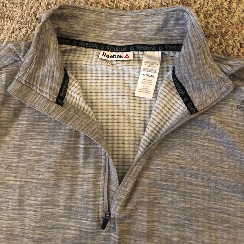 Men’s Reebok warm sweater - Picture 3 of 5